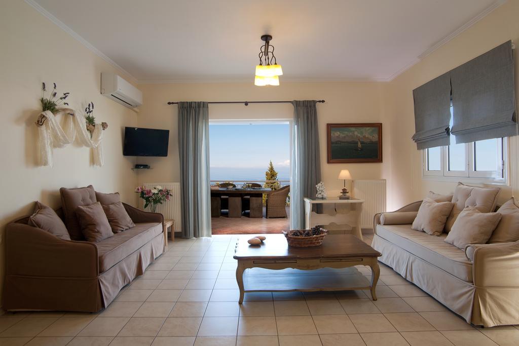 Amalia Apartments Exanthia الغرفة الصورة