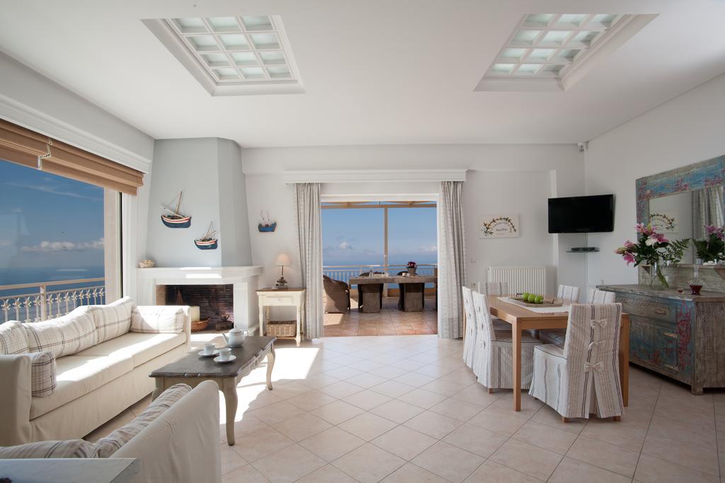 Amalia Apartments Exanthia الغرفة الصورة